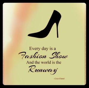 FASHION IS A RUNAWAY 😎😍